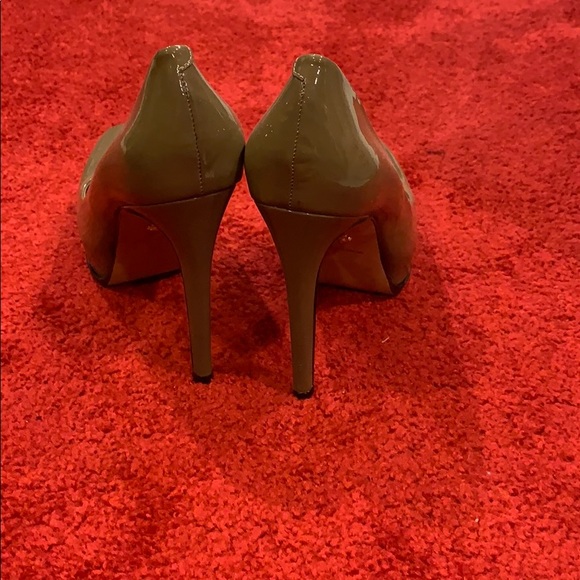 Heels - Picture 3 of 4